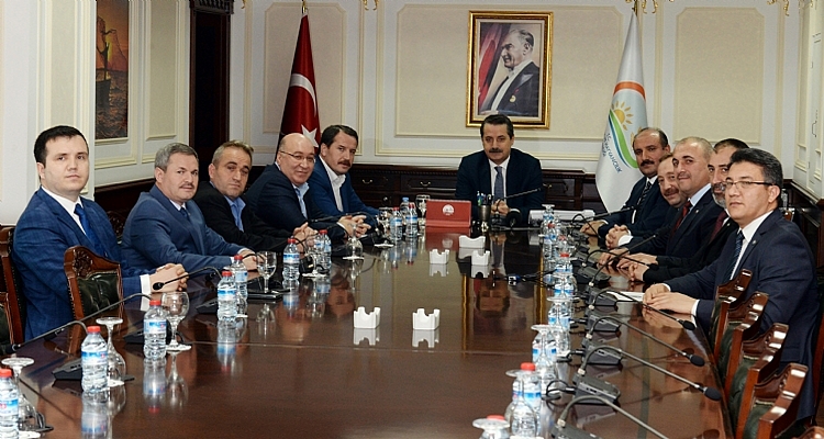 Memur-Sen`den Bakan Çelik`e Hayırlı Olsun Ziyareti