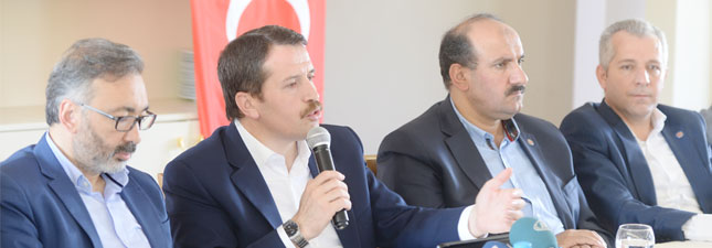 Yalçın, Gazetecilerle Bir Araya Geldi